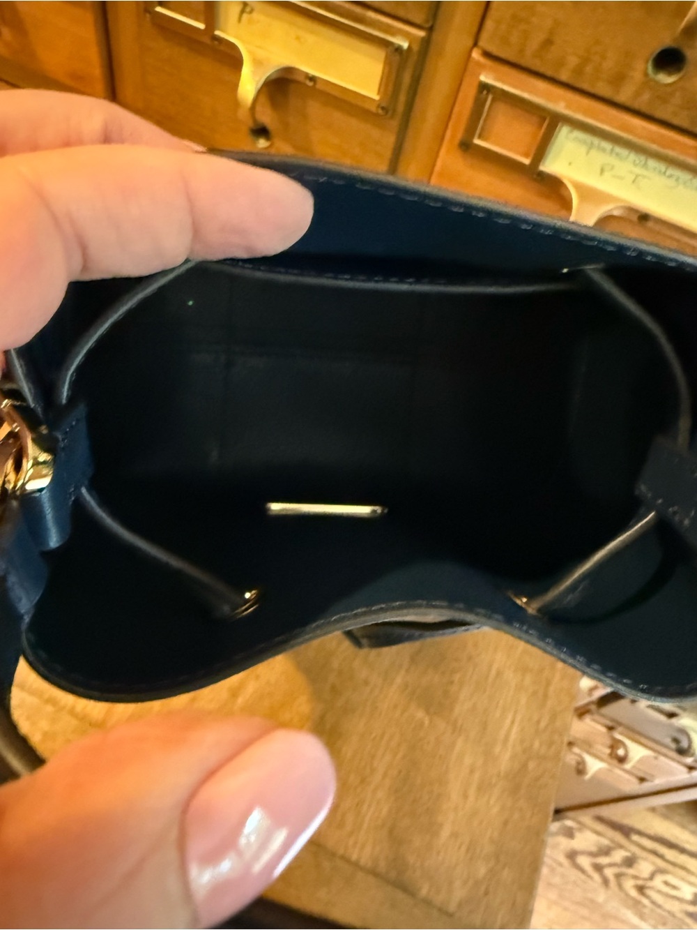 Michael Kors Navy Blue Mini Bucket Bag NWOT Clutch/Crossbody Pebbled Leather - Picture 11 of 15